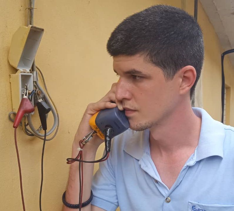 joven frank en funciones de trabajo