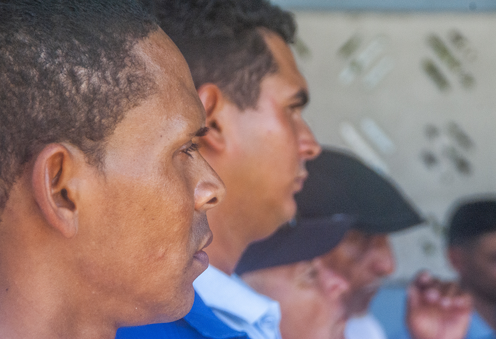 reciben-brigada-etecsa-lastunas-ayuda-melissa