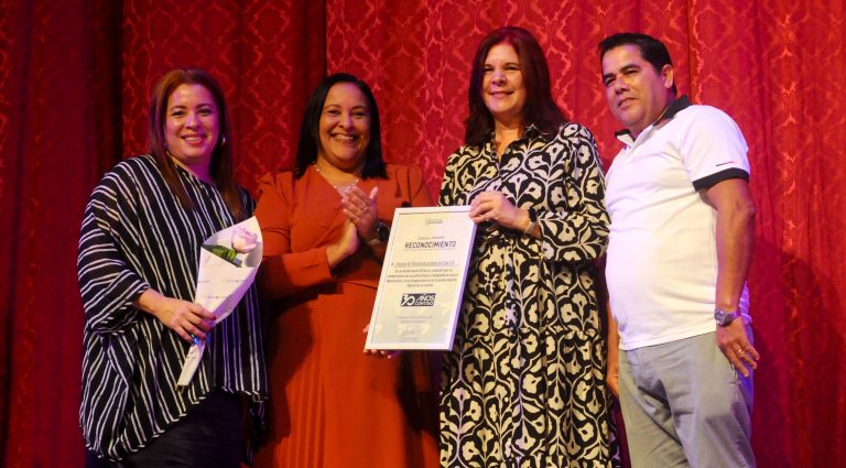 Reconocimiento a Visepresidenta primera de ETECSA
